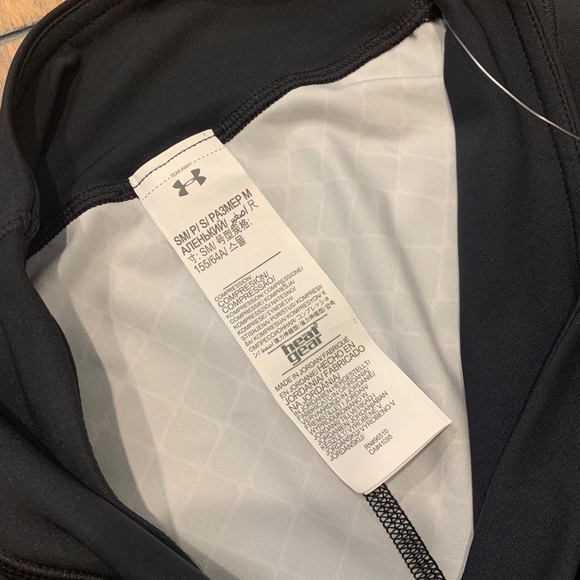 NWT UA Fly By Capri Legging - Picture 8 of 8